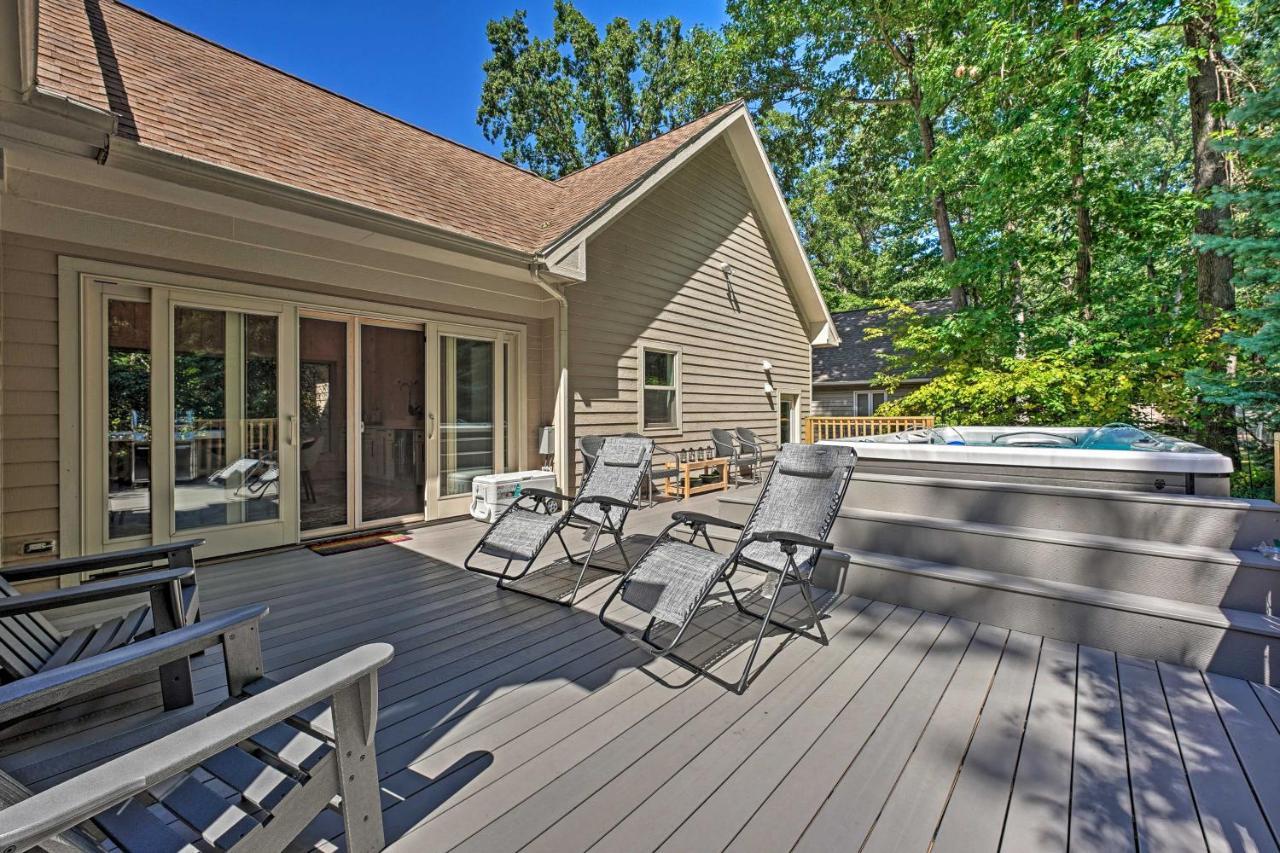 Luxury Family Home With Deck, Swim Spa And Grill! 新布法罗 外观 照片