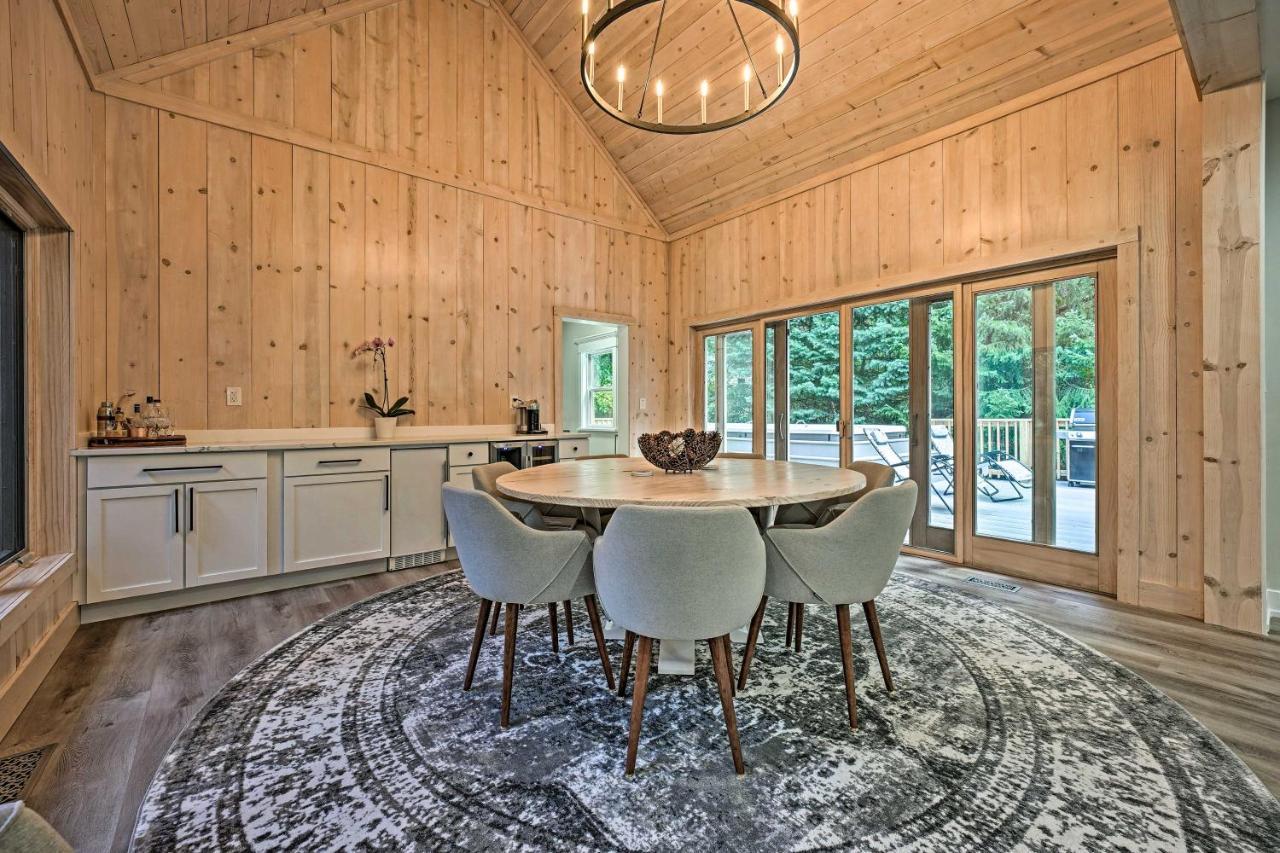 Luxury Family Home With Deck, Swim Spa And Grill! 新布法罗 外观 照片
